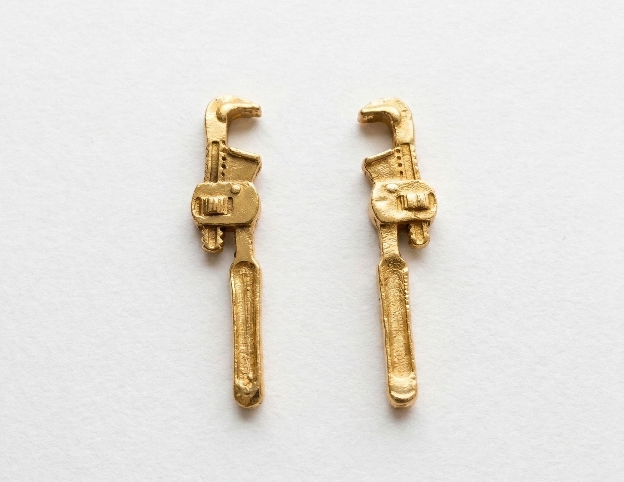 Llave de tubo  - Bronce con bano de oro amarillo